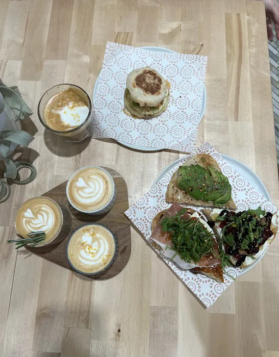 Mayday Coffee & Shop 9
