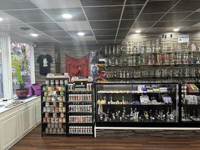 Vape & Beyond 3