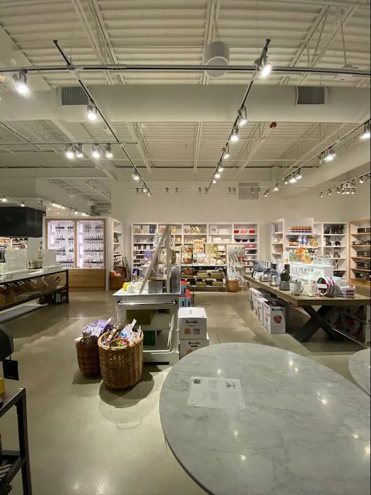 Williams-Sonoma 4