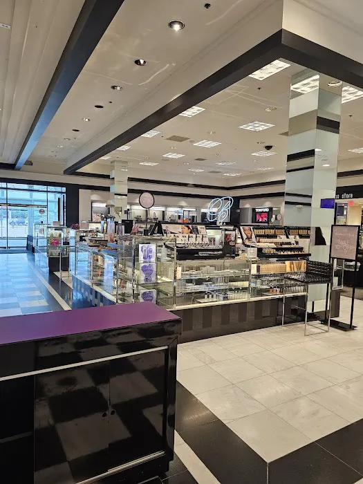 Bloomingdale's 9