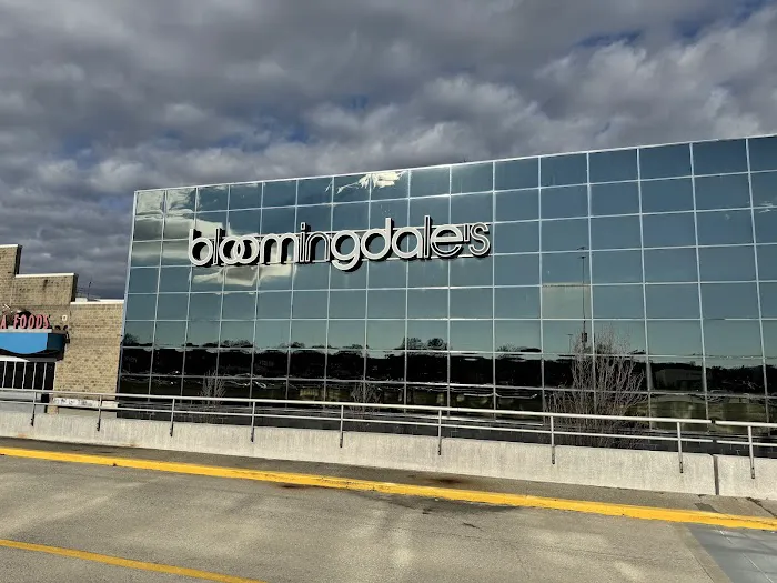 Bloomingdale's 8
