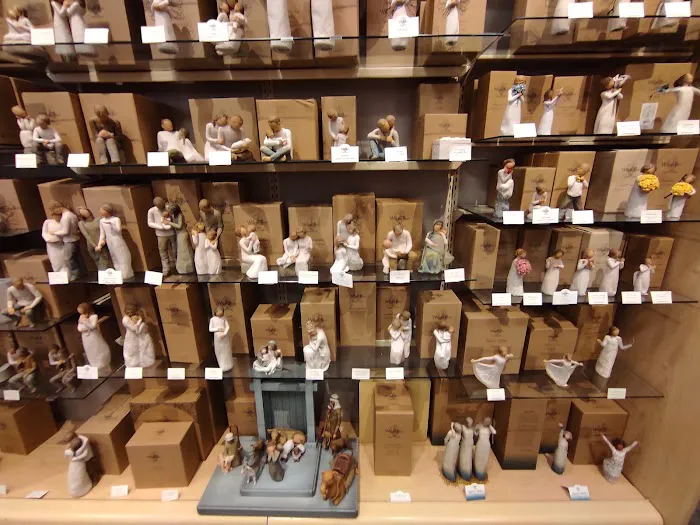 Amy's Hallmark Shop 3