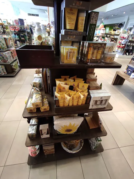 Amy's Hallmark Shop 5