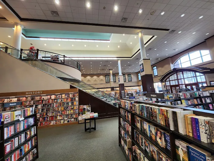Barnes & Noble 2