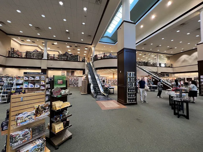 Barnes & Noble 7