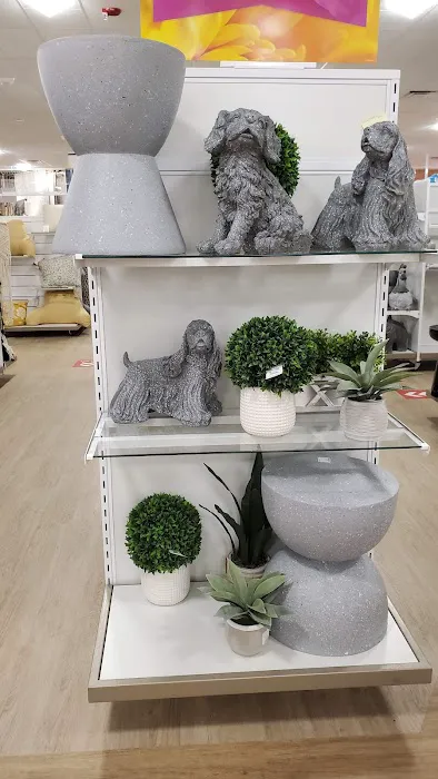 Marshalls & HomeGoods 7