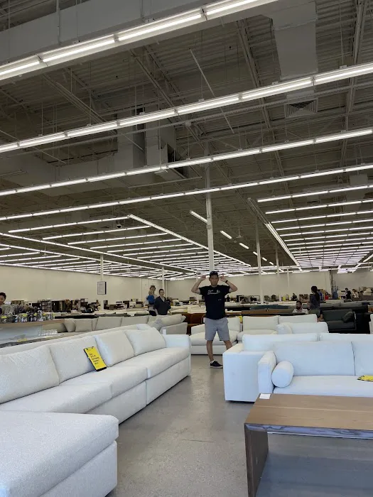 Crate & Barrel Outlet 4