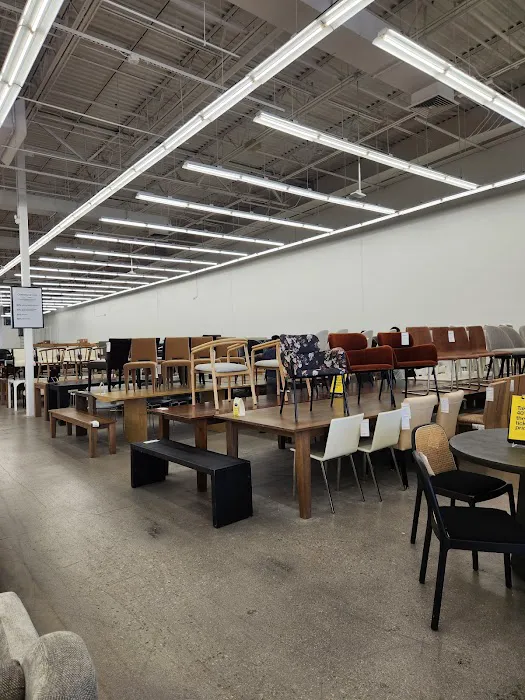 Crate & Barrel Outlet 8