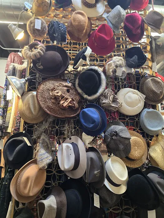 Savvy Chic Trends & Parisienne Boutique 3