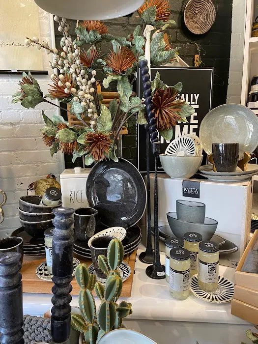 Savvy Chic Trends & Parisienne Boutique 8