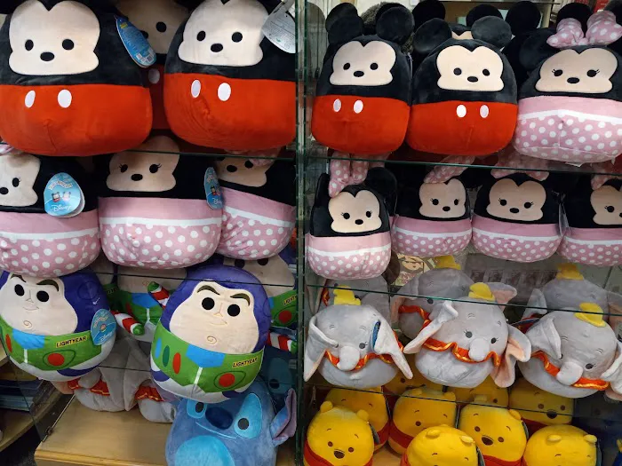 Hattie's Hallmark Shop 2