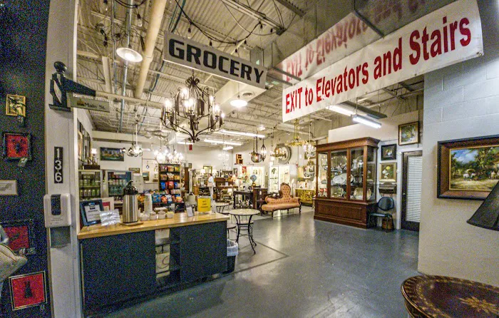 GasLamp Antiques & Decorating Mall 0