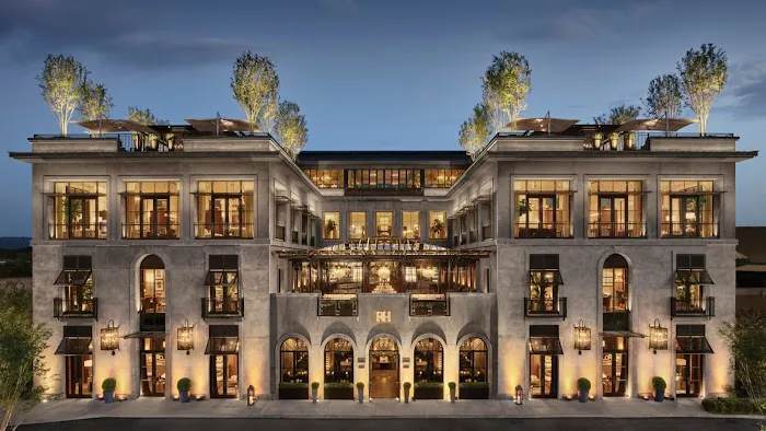RH Nashville | The Gallery at Green Hills 0