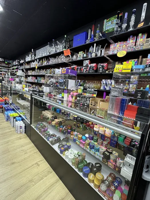Smoke Buddy Head Shop 3