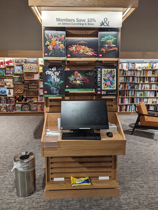 Barnes & Noble 6