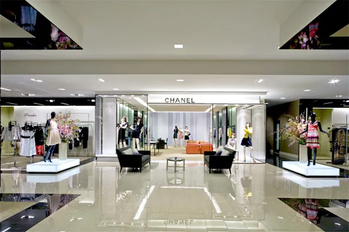 Bloomingdale's 0