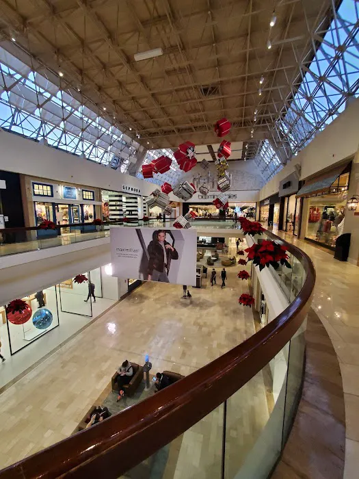 Bloomingdale's 1
