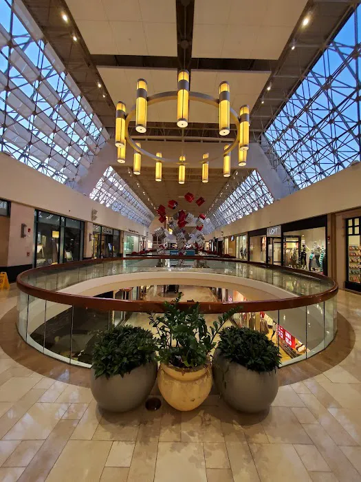 Bloomingdale's 3