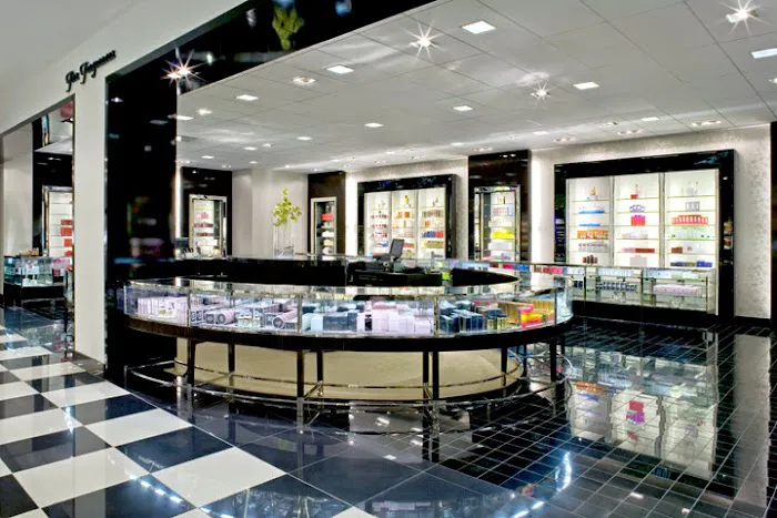 Bloomingdale's 8