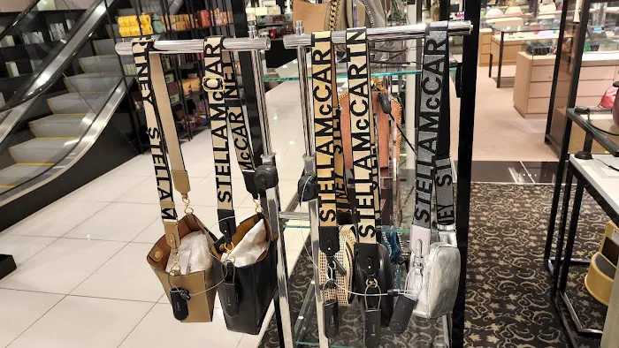 Bloomingdale's 6