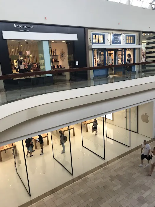 Bloomingdale's 9