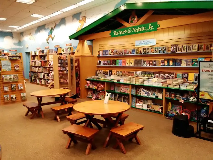 Barnes & Noble 3