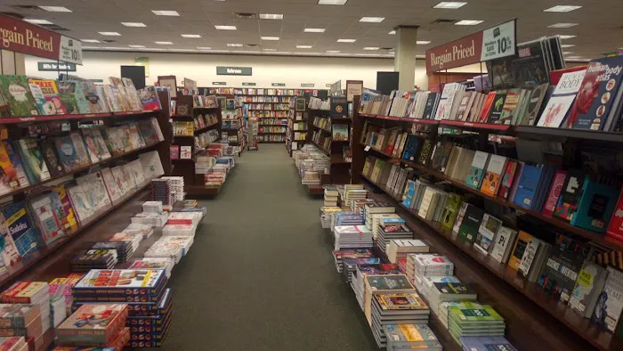 Barnes & Noble 8