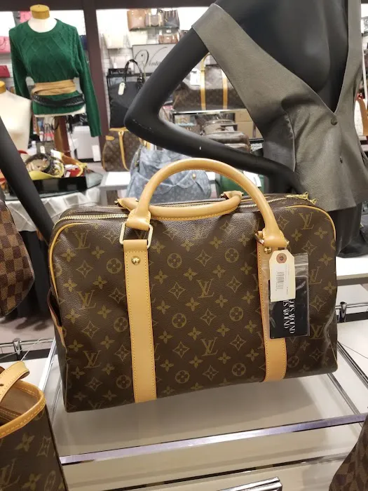 Dillard's 6