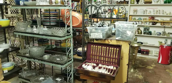 Antiques Shoppes At 1100 Barksdale 9