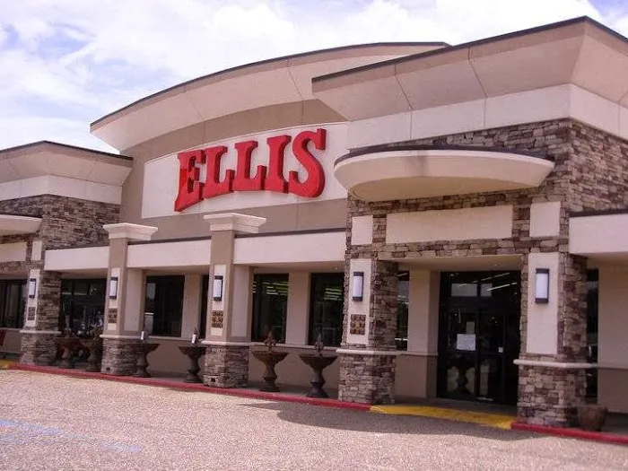 Ellis Home & Garden 2