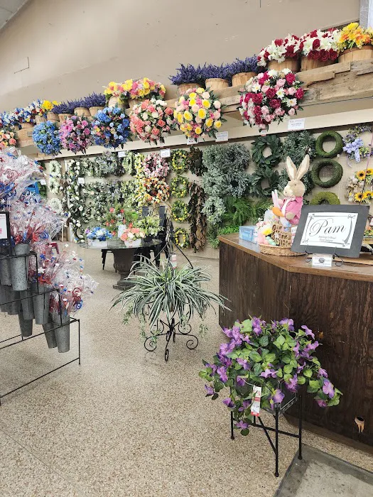 Ellis Home & Garden 7