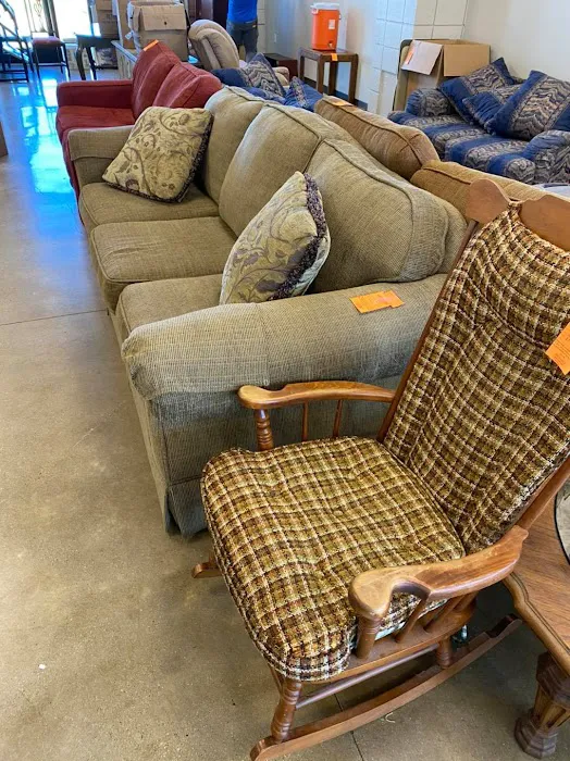 Rolling Hills Ministries Thrift Store 4