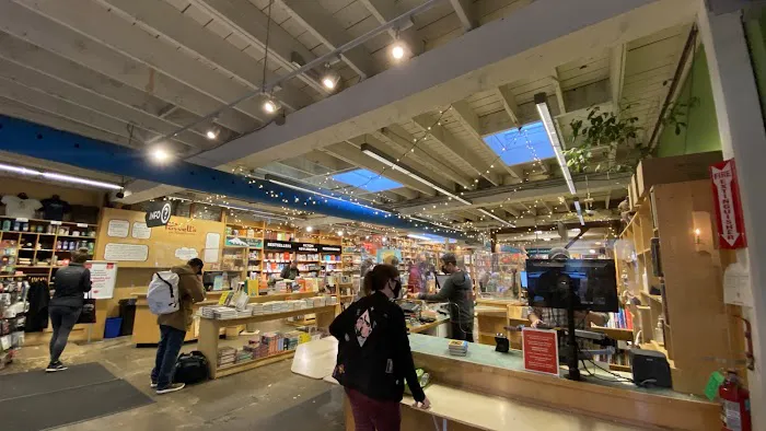 Powell's Books on Hawthorne 2