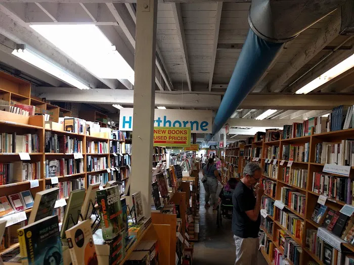 Powell's Books on Hawthorne 4