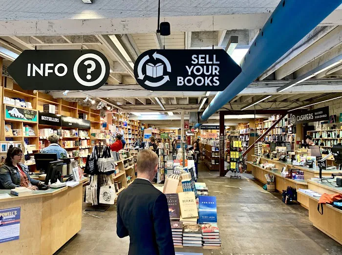 Powell's Books on Hawthorne 8