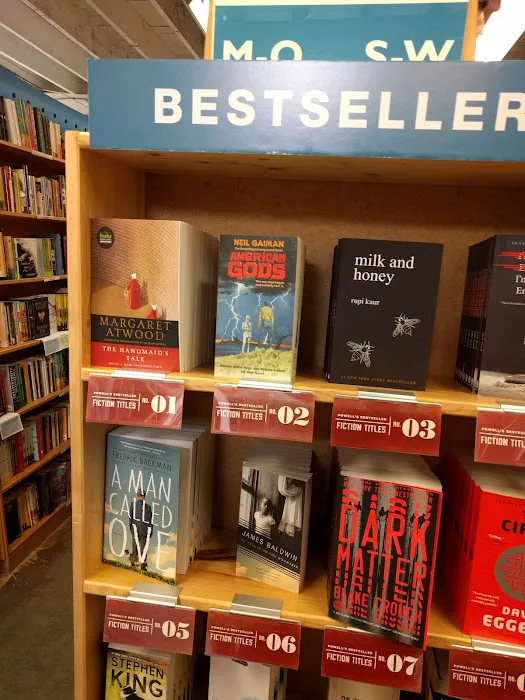 Powell's Books on Hawthorne 9