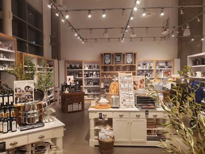 Williams-Sonoma 7
