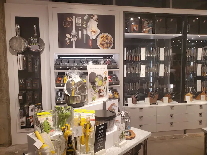 Williams-Sonoma 8