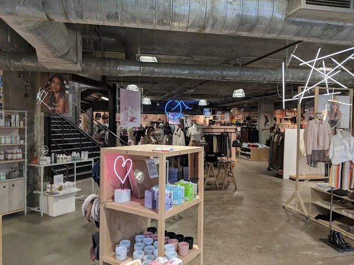 Urban Outfitters 3