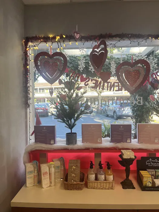 Beautique Beauty Bar 6