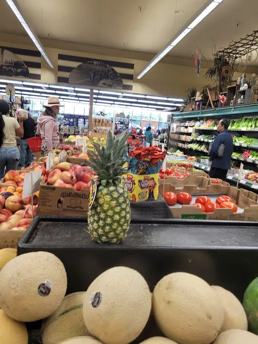 Bianchini's Market 9