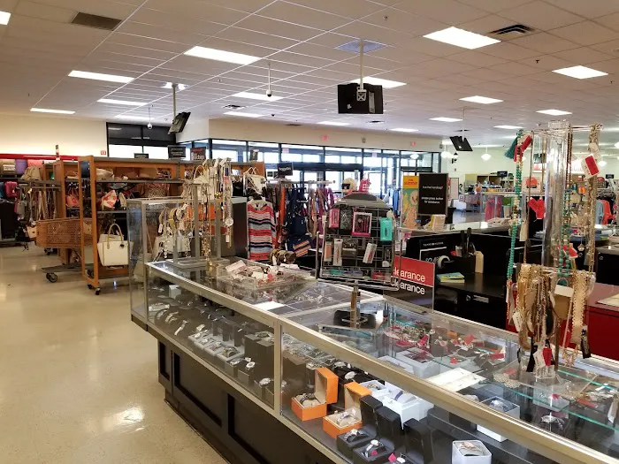 T.J. Maxx & HomeGoods 4