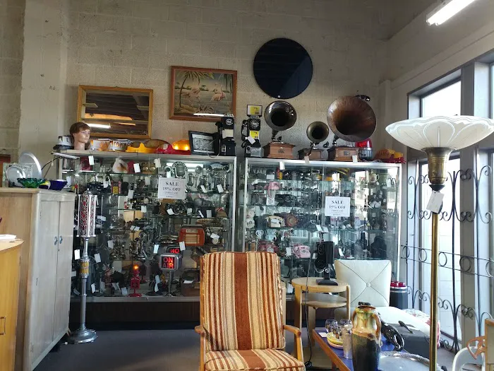 Antiques Unlimited 5