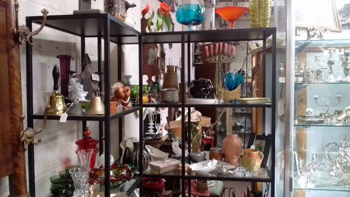 Antiques Unlimited 8