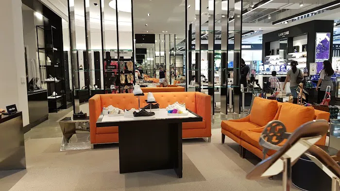 Bloomingdale's 5