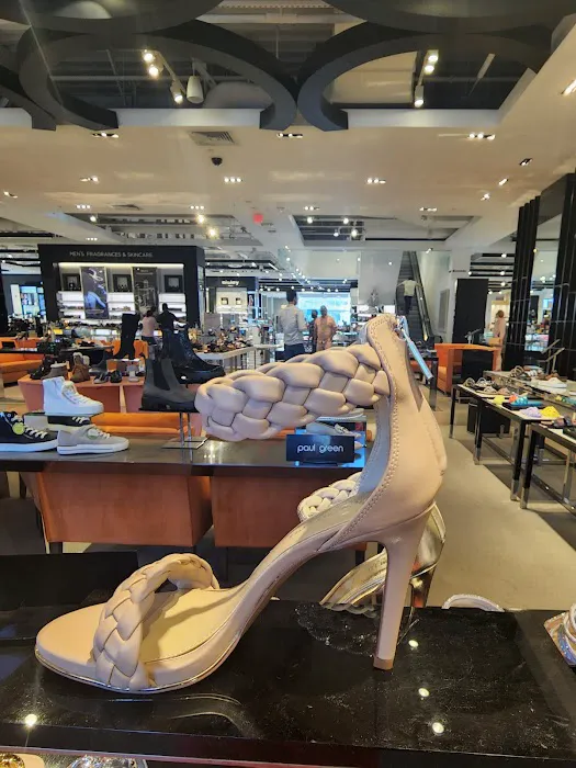 Bloomingdale's 4