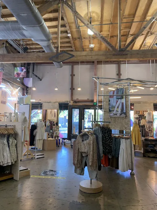 Urban Outfitters 0