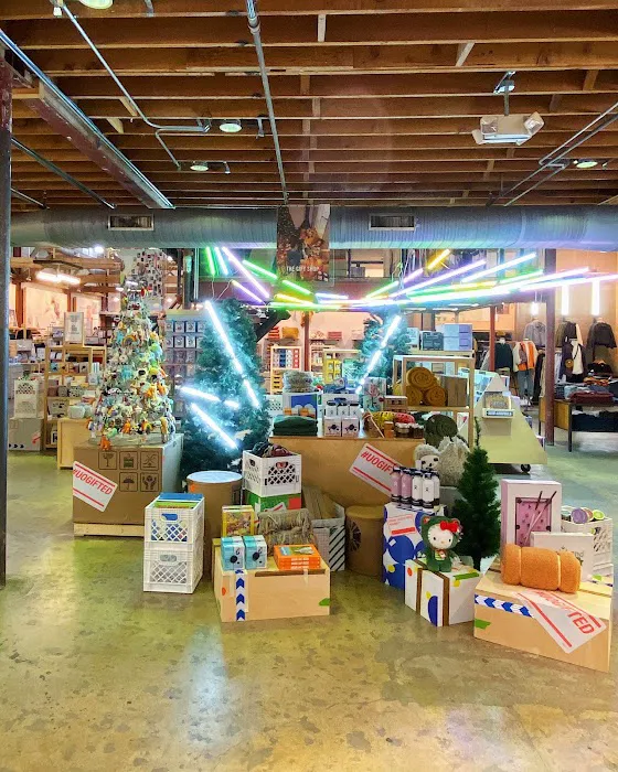 Urban Outfitters 8