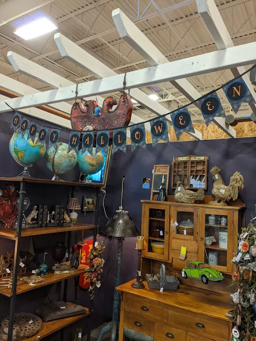 Brass Armadillo Antique Mall - Goodyear 5