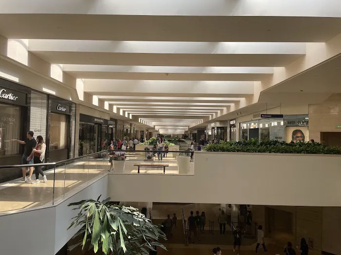 Bloomingdale's 1